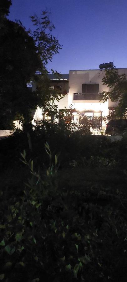 Ο Μπαξεσ Apartman Livádi Asztipáleasz Kültér fotó