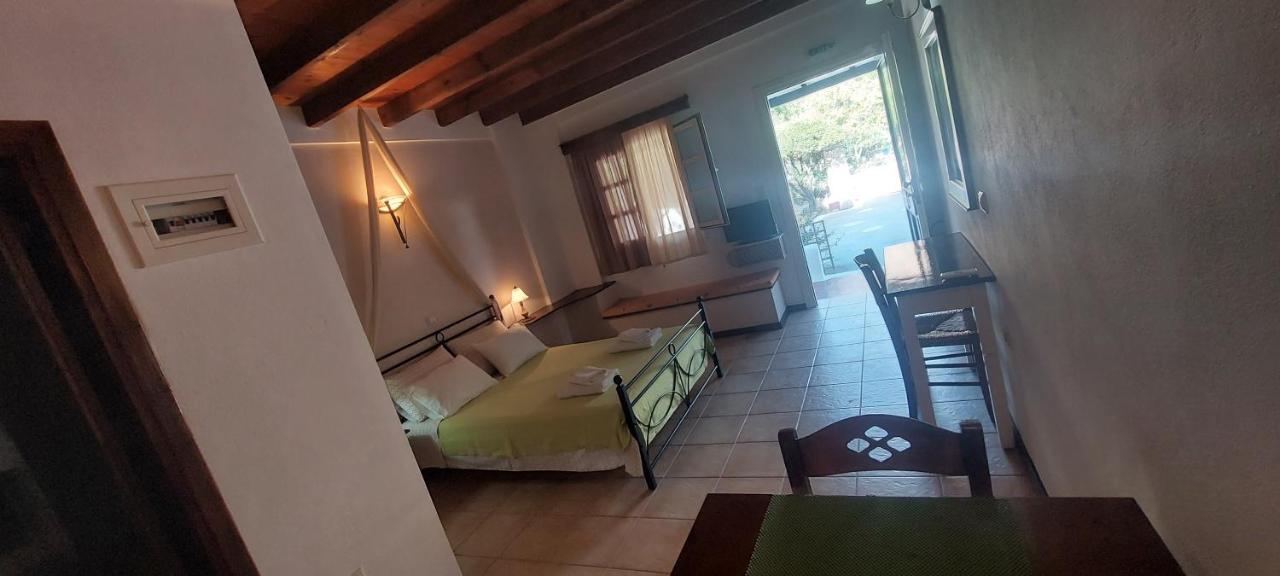 Ο Μπαξεσ Apartman Livádi Asztipáleasz Kültér fotó